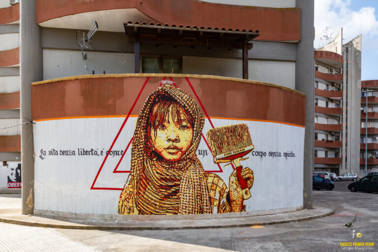 Mural by Stencilnoire, Zona 167, Lecce
